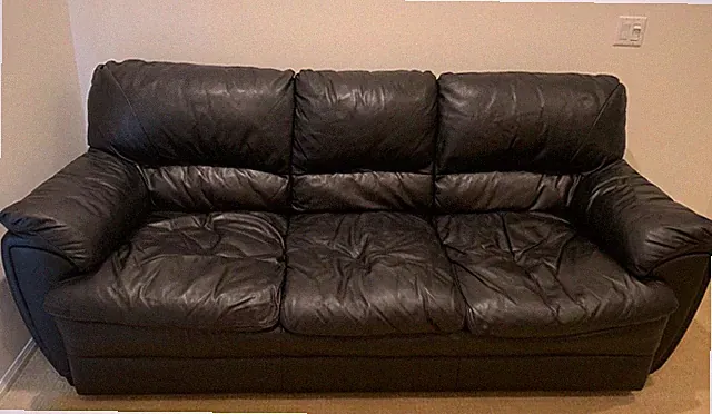TRENDY CONTEMPORARY Comfortable LEATHER SOFA COUCH approx 81” - Great Condition!