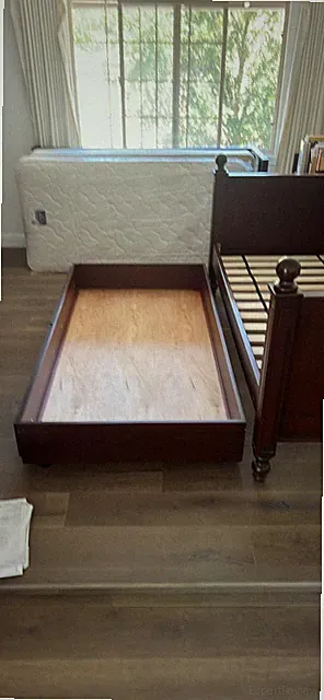trundle day-bed, solid wood, USA made, 2015 great shape, no mattress