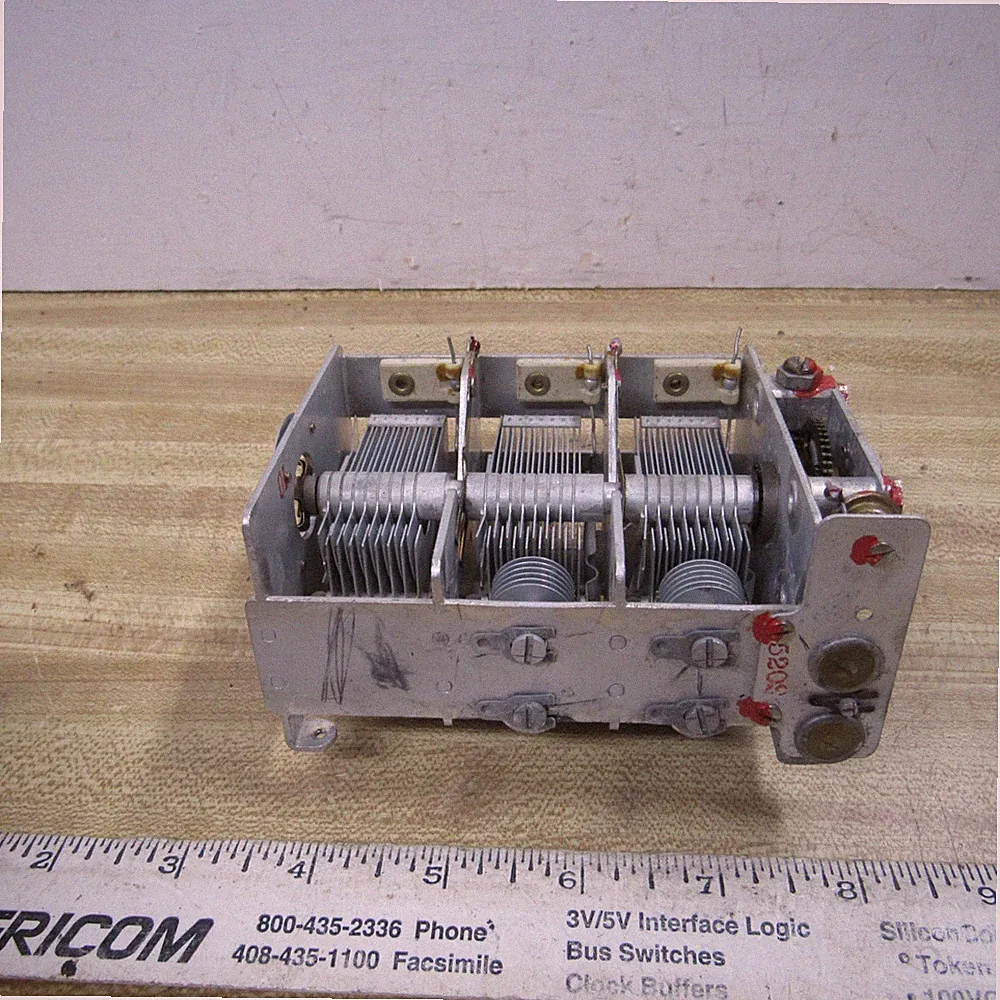 VARIABLE CAPACITOR 3 section 175 pF 16 to 174 pF Right Angle Shaft ARC-5
