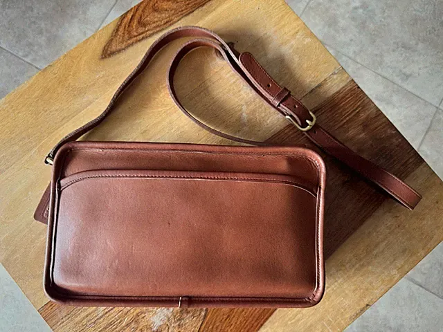 Vintage COACH SWINGPACK 9974 Medium Leather Crossbody Bag Handbag Multi Section