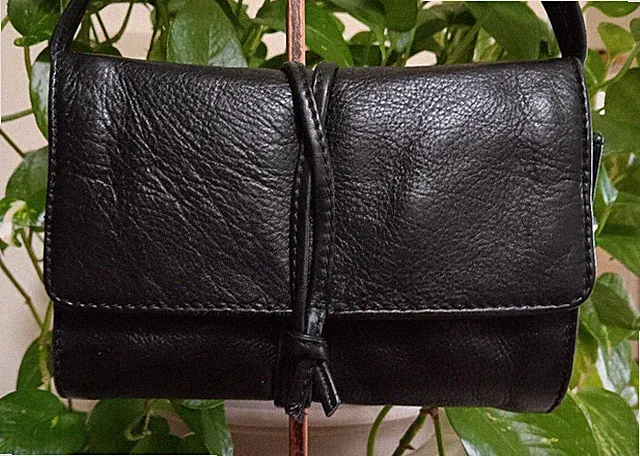 Vintage ESPRIT Black Leather Minimalist Wallet Crossbody Purse -Lots of sections