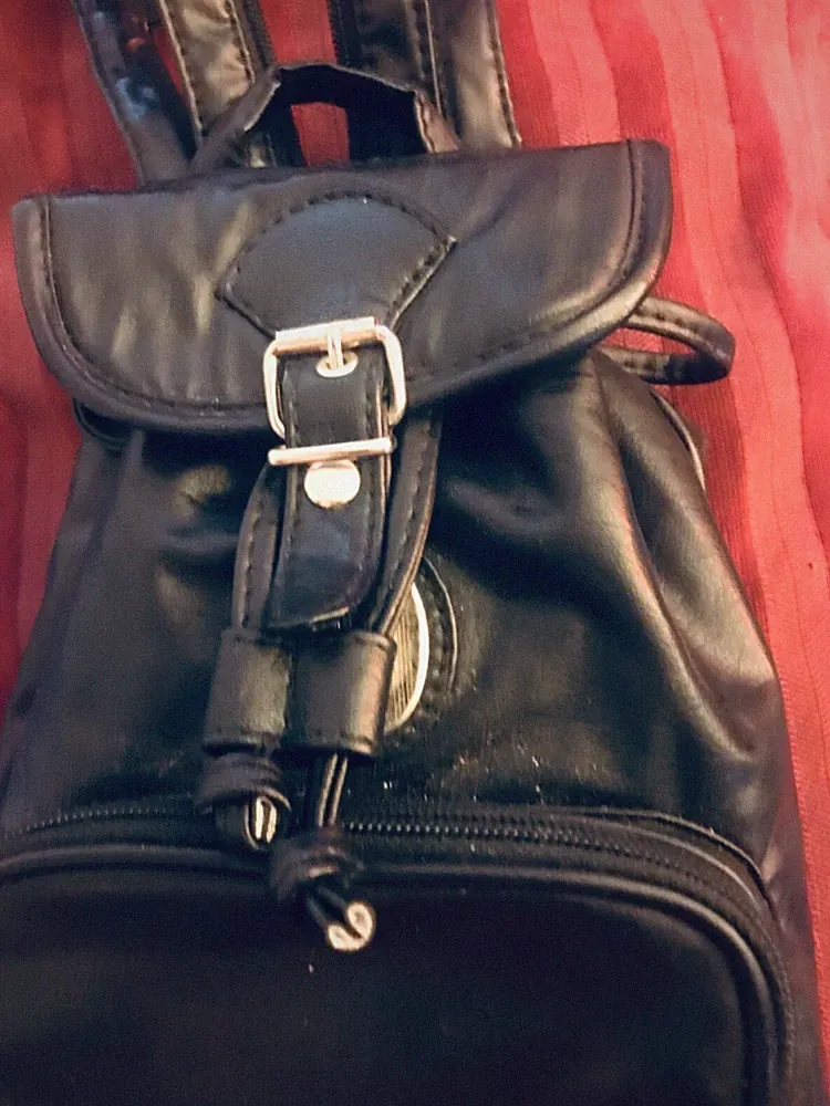 Vintage Small L’egent Black Leather BACKPACK PURSE/BAG Built-in Wallet +Sections