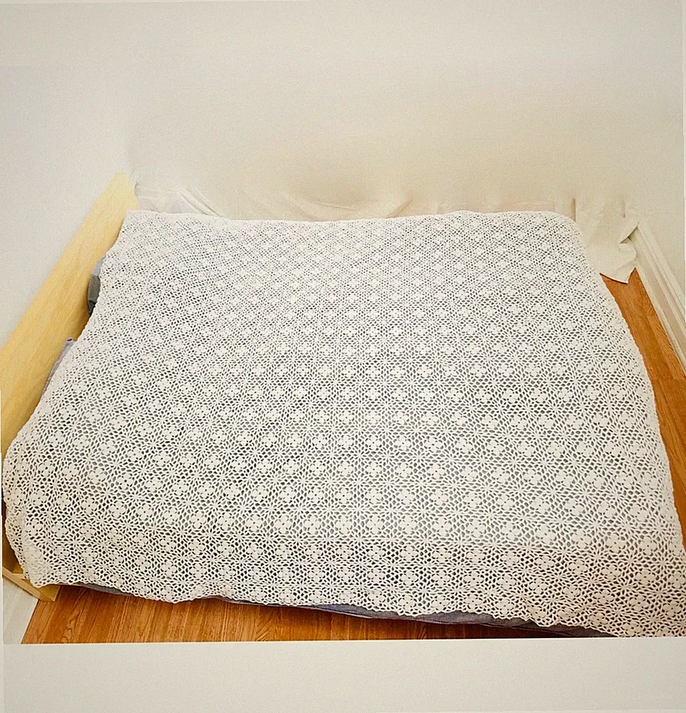 VTG HAND CROCHETED Cream White Granny Cottage Sofa/Bed Throw 93"x 76" Full/Queen