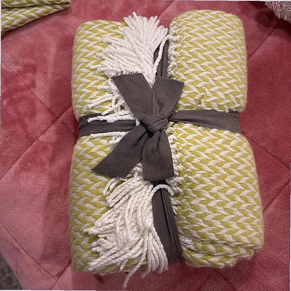 West Elm Sofa Herringbone Throw yellow/white 44X56 NEW