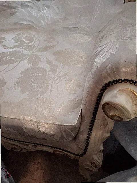 white French Provincial sofa. L 80"; H 19"; D 21"; Back H 42". Excellent conditi