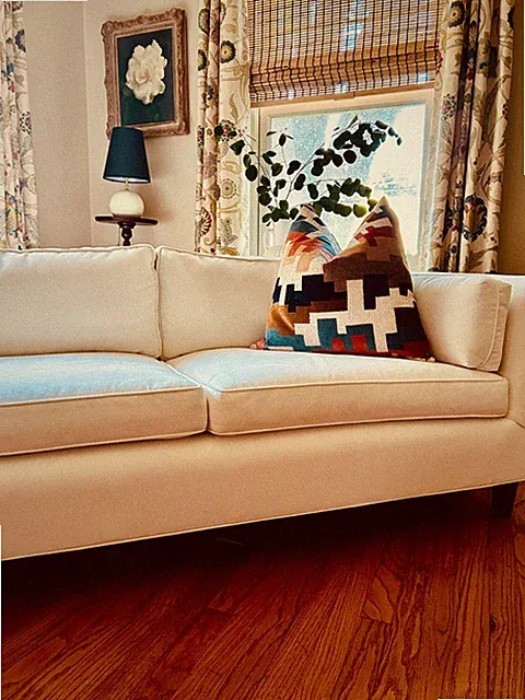 White Modern Chesterfield Sofa Newly Upholstered in Crypton Home Graceland