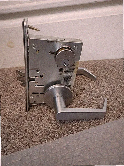 Yale Mortise Lock 8847RL Augusta Apartment Corridor Door Lock Satin Chrome 626